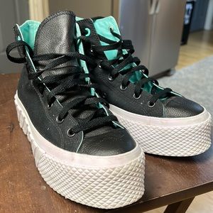 Platform women’s converse hi tops black canvas size 9